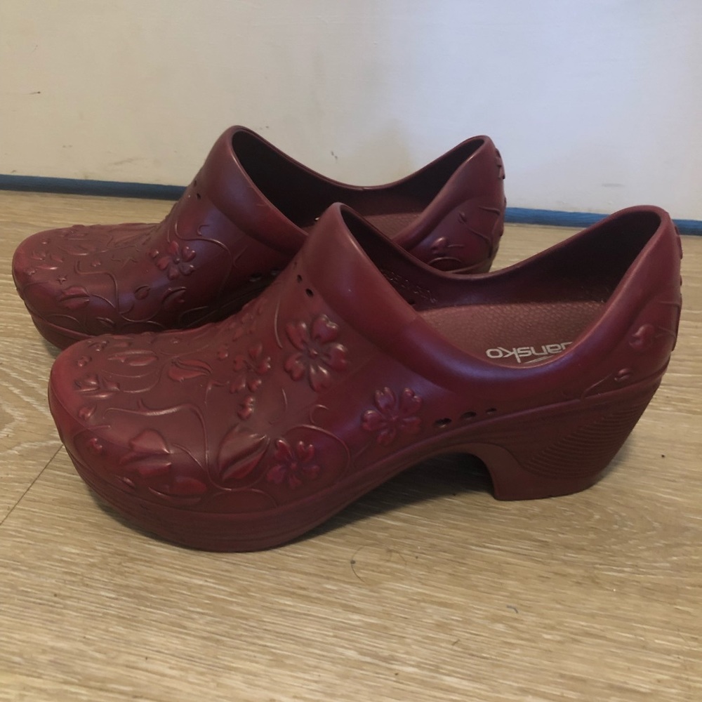Dansko slip resistant clogs size 36